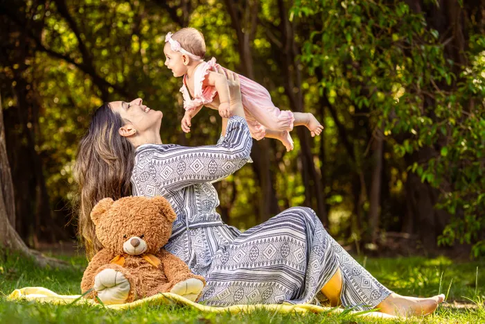 Solving Small Problems During Family Photography